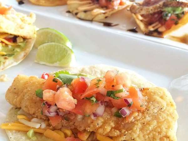 plate of fish tacos